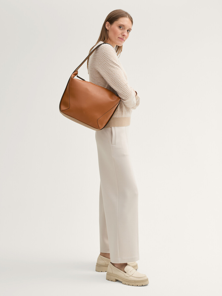 pochette ttmanola l avec surpiqûres décoratives