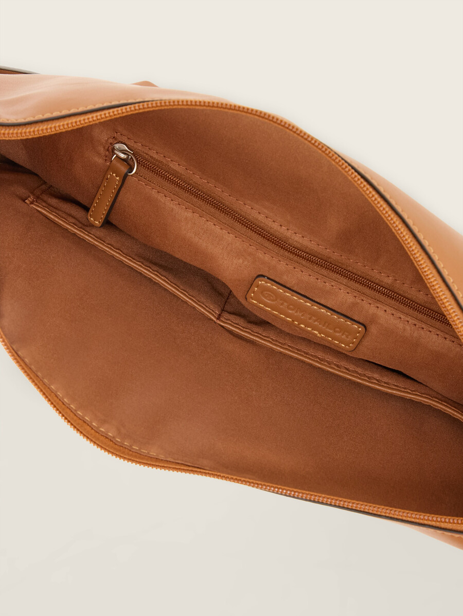 pochette ttmanola l avec surpiqûres décoratives