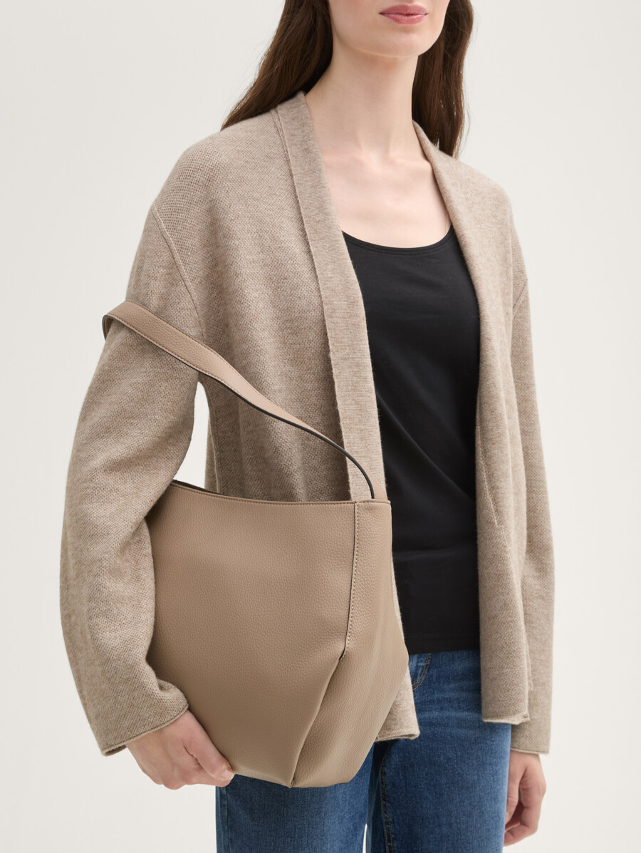 pochette ttberit m avec pendentif logo