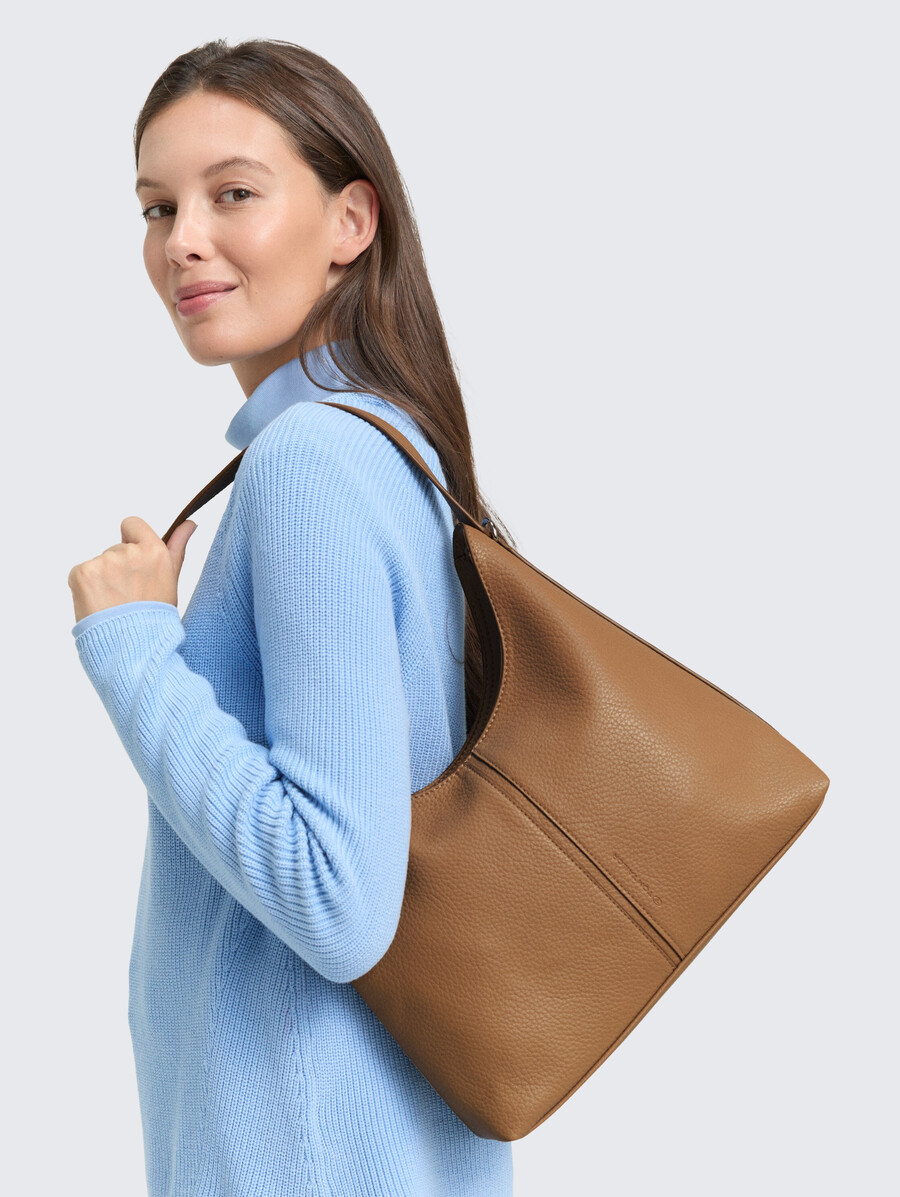pochette ttjema m avec surpiqûres décoratives