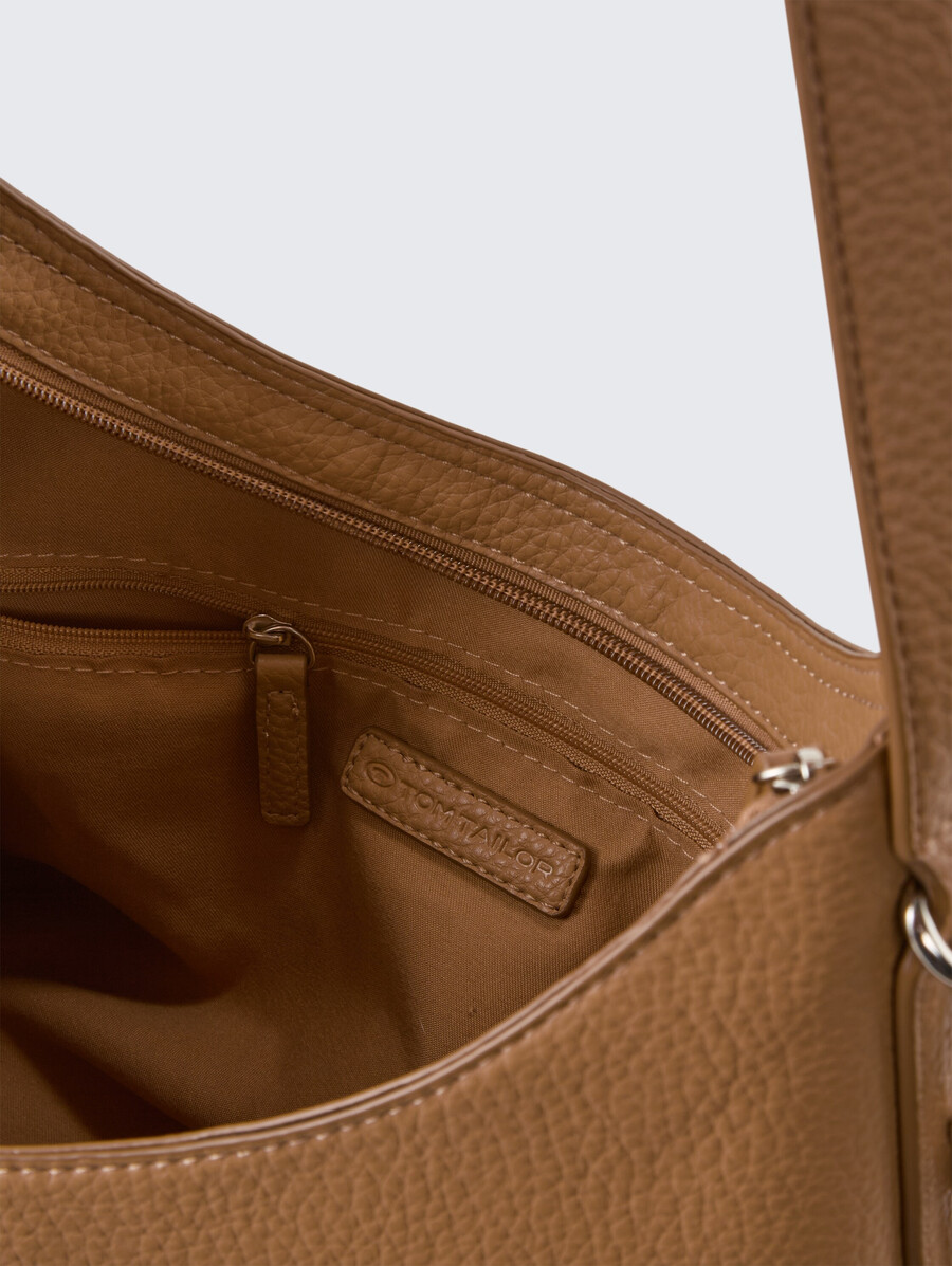 pochette ttjema m avec surpiqûres décoratives