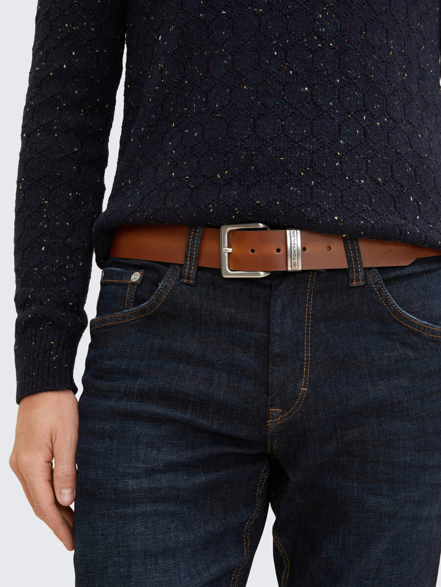 ceinture en cuir tttom avec boucle ardillon carrée