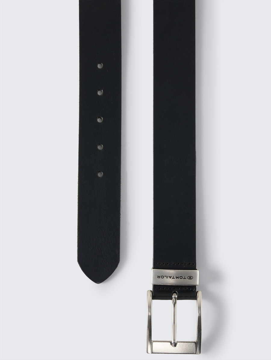 ceinture en cuir tttom avec boucle ardillon carrée