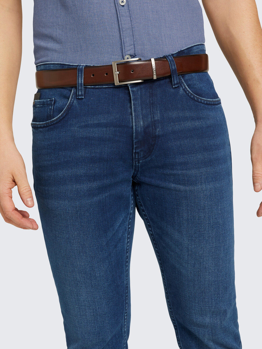 ceinture ttbill avec boucle à ardillon carrée