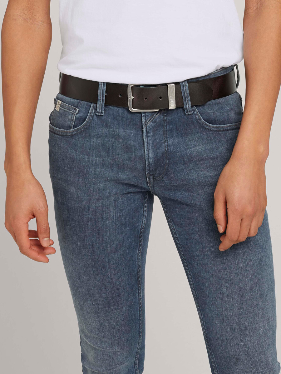 ceinture en cuir ttjoe avec boucle ardillon carrée