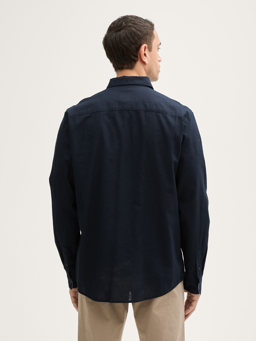 chemise coupe classique avec teneur en lin