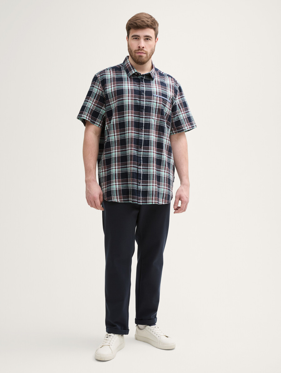 chemise à manches courtes grande taille coupe classique motif à carreaux