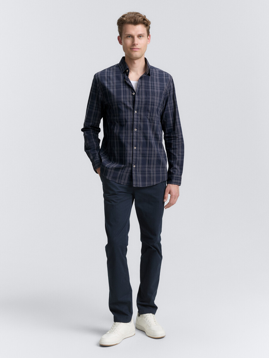 chemise coupe classique à carreaux