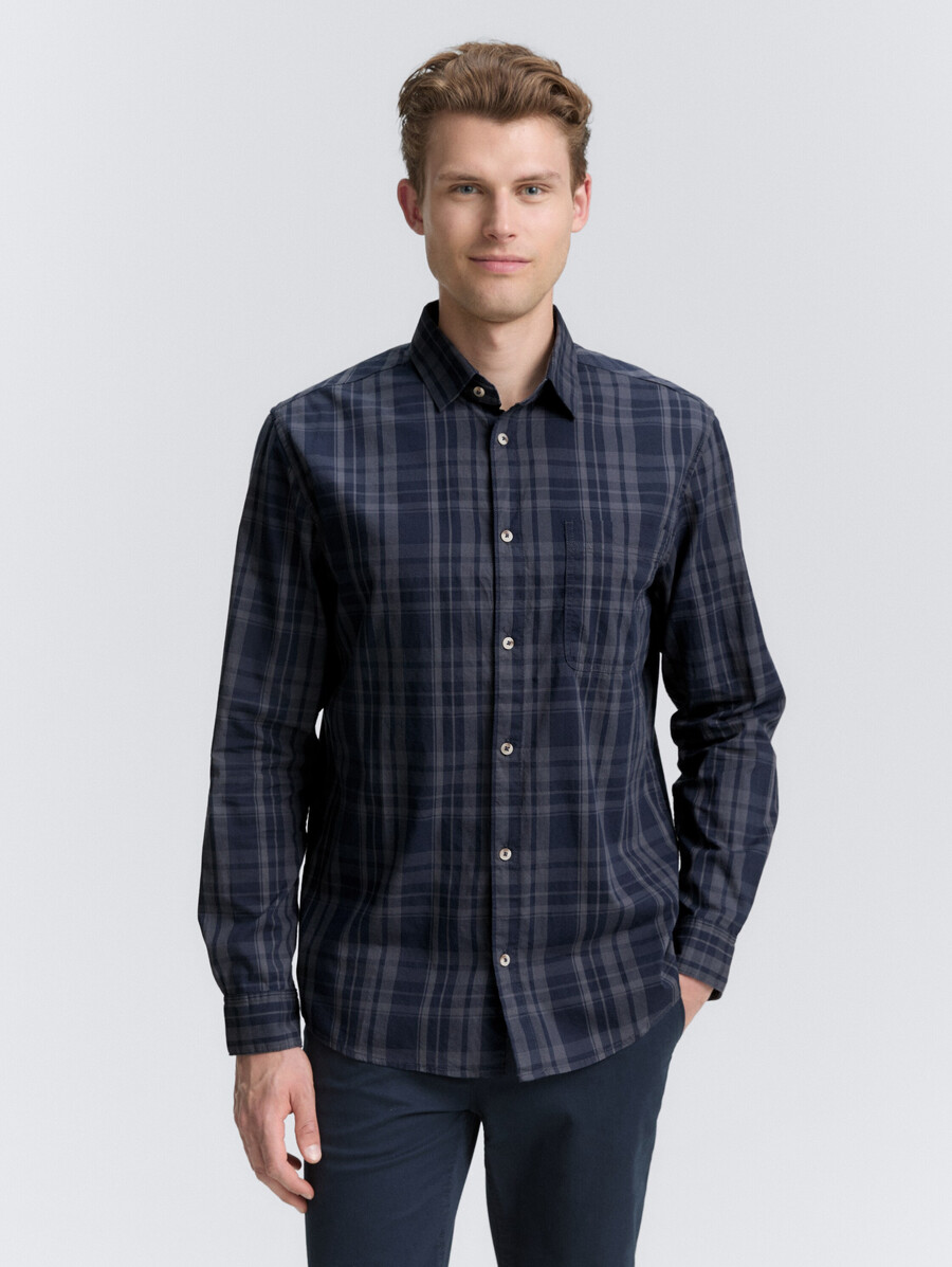 chemise coupe classique à carreaux