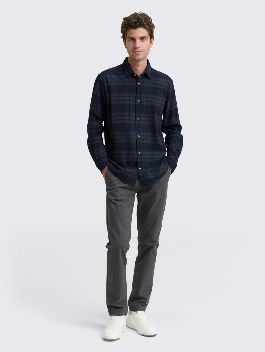chemise coupe classique avec logo brodé