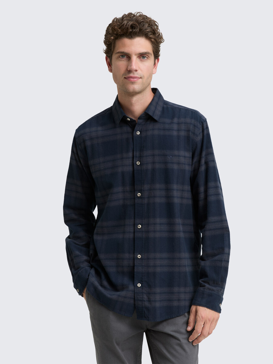 chemise coupe classique avec logo brodé