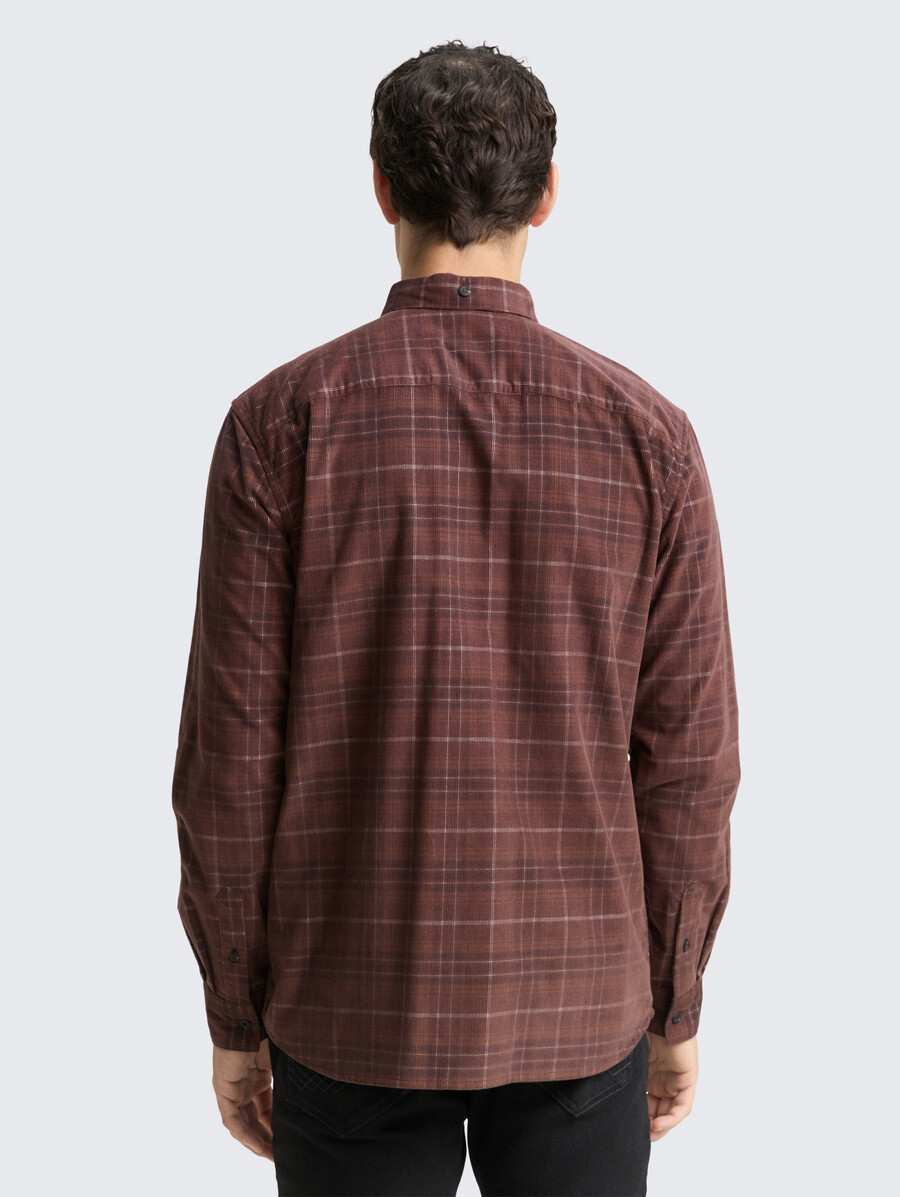 chemise en velours côtelé coupe classique à carreaux