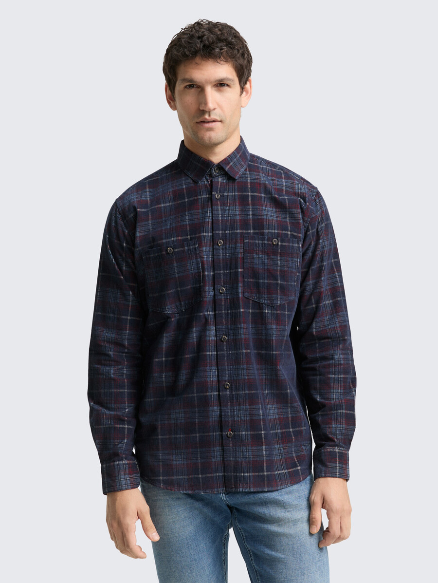 chemise en velours côtelé coupe classique à carreaux
