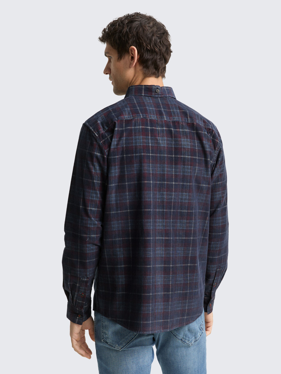 chemise en velours côtelé coupe classique à carreaux