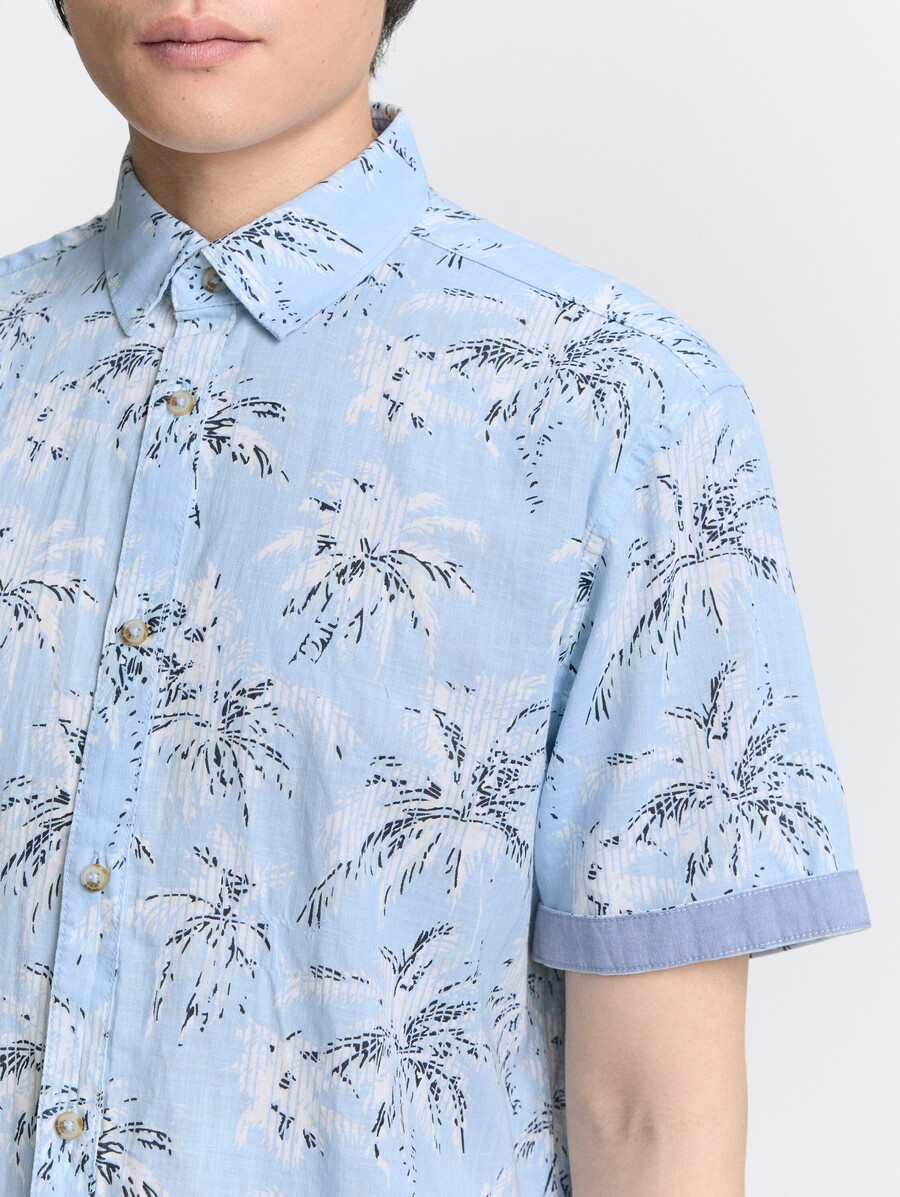 chemise à manches courtes coupe classique avec imprimé palmier