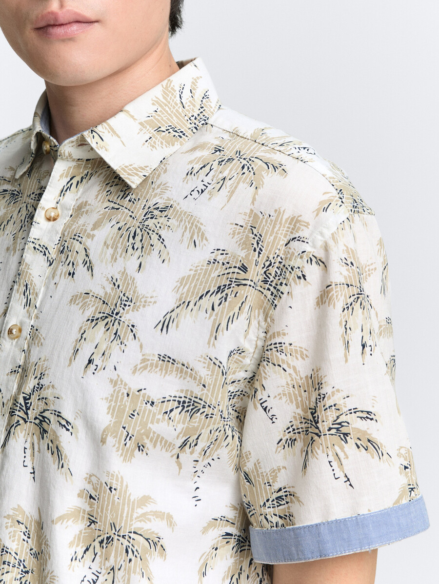 chemise à manches courtes coupe classique avec imprimé palmier