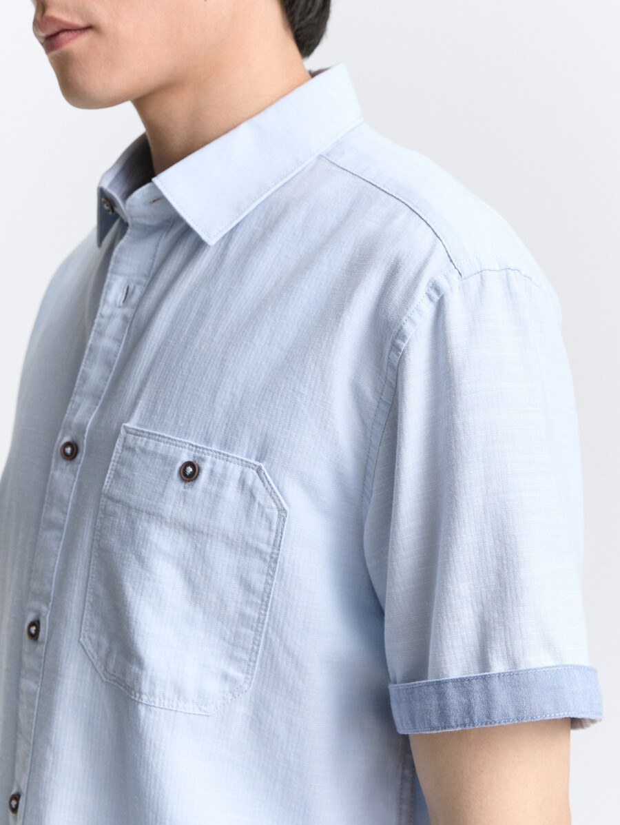 chemise à manches courtes coupe classique avec poche poitrine