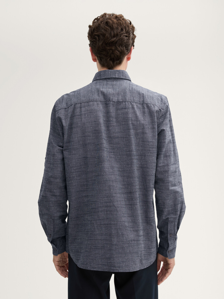 chemise coupe classique avec revers fonctionnel