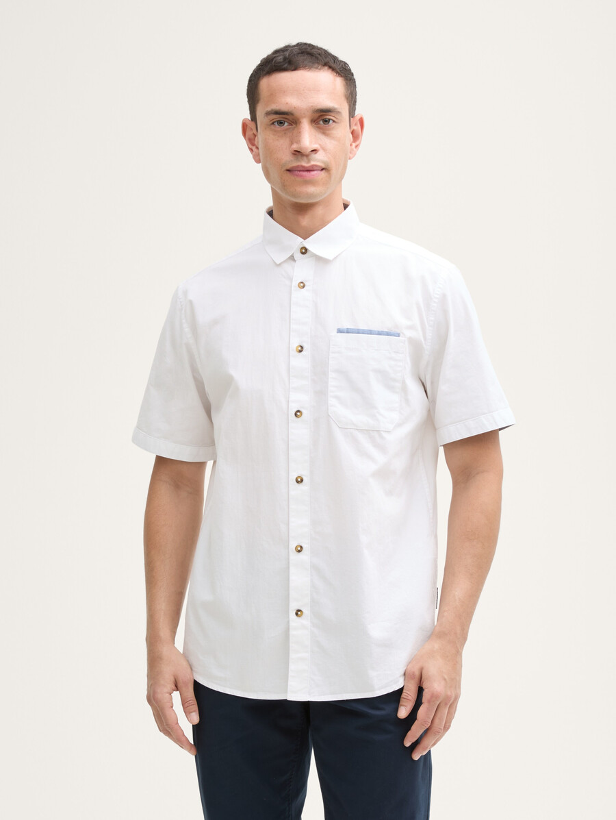 chemise à manches courtes coupe classique avec poche poitrine