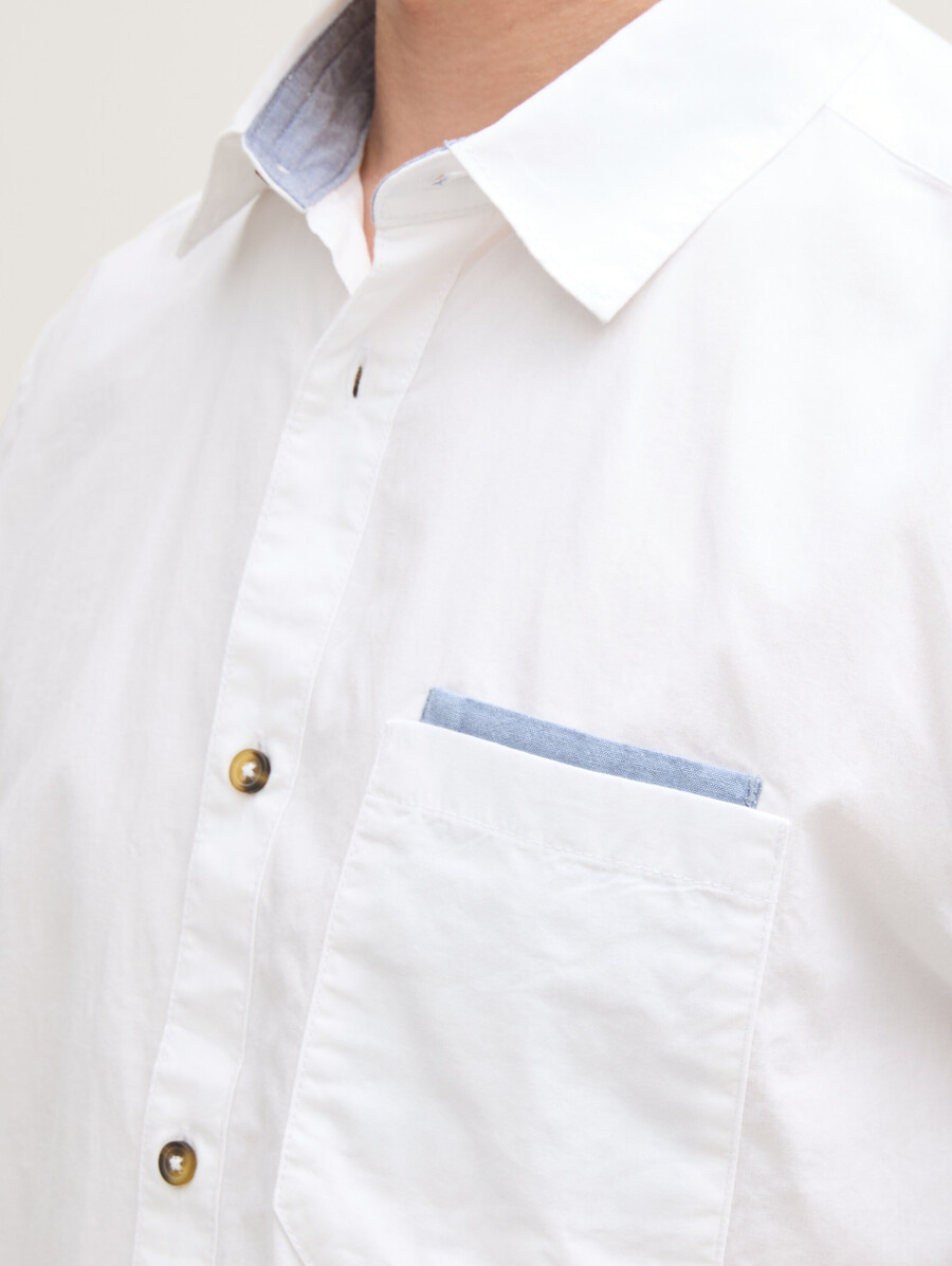 chemise à manches courtes coupe classique avec poche poitrine
