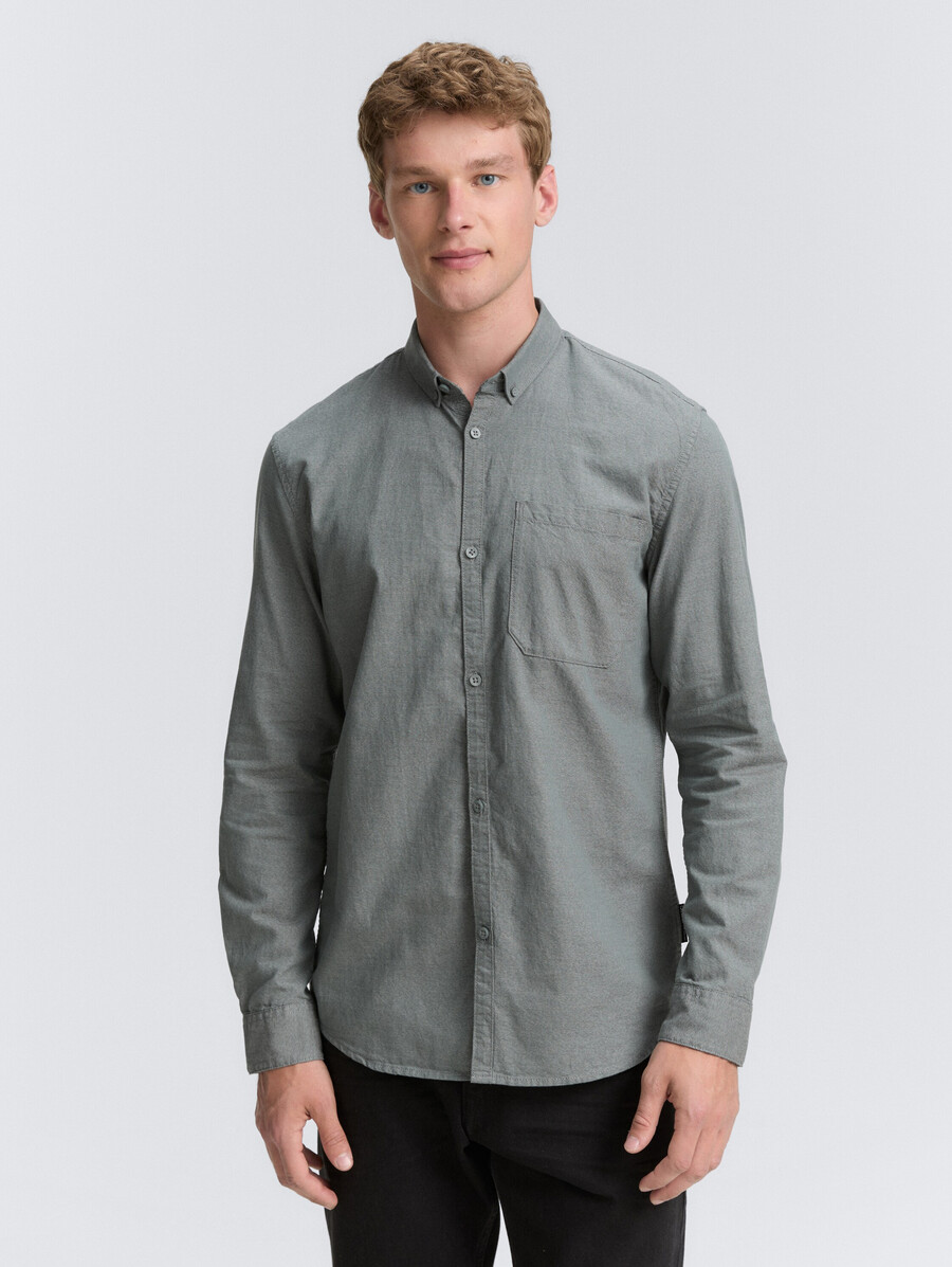chemise coupe classique avec poche poitrine