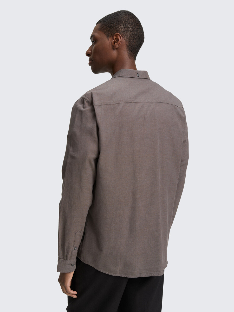 chemise coupe classique avec poche poitrine