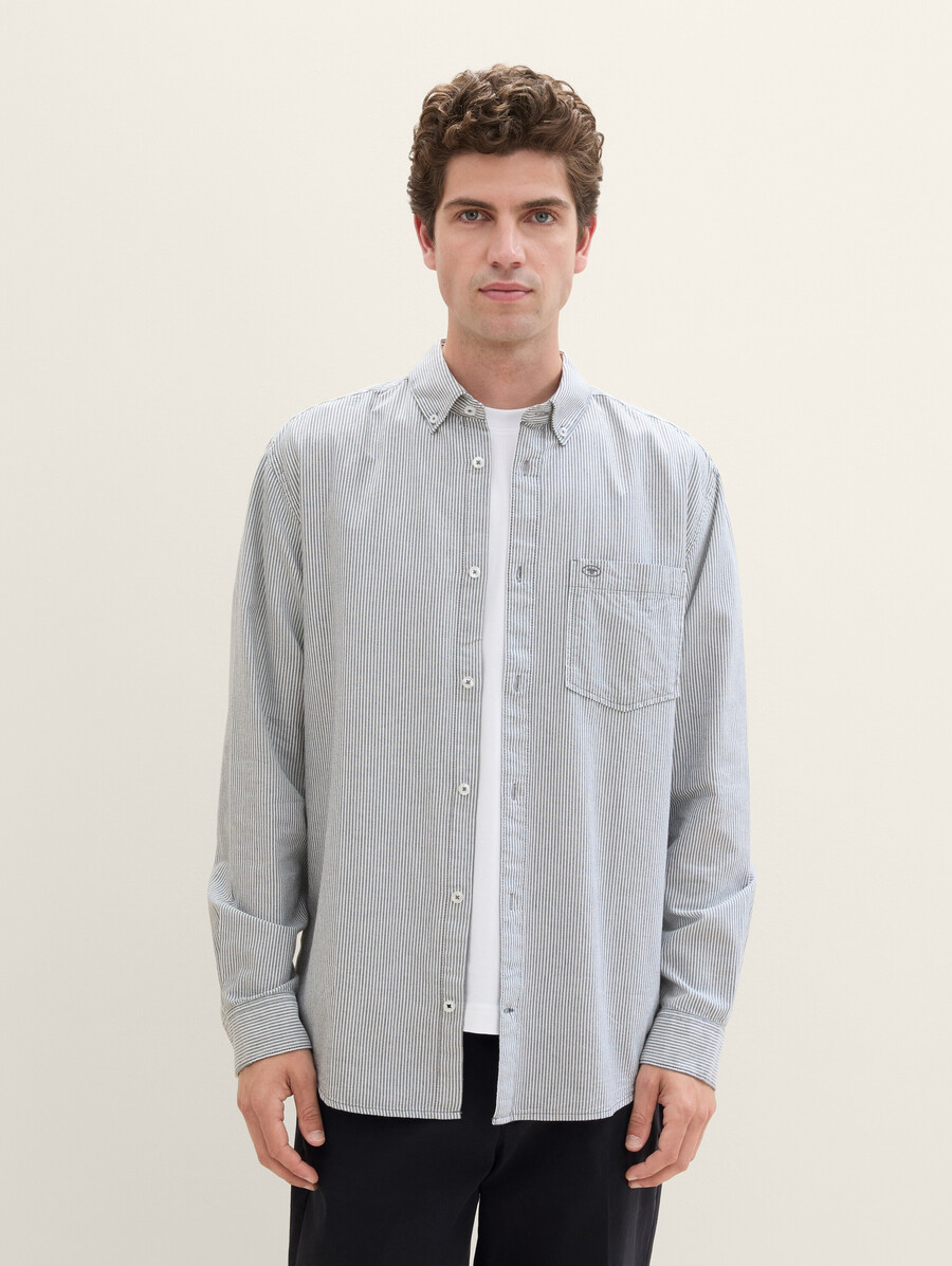 chemise coupe classique avec poche poitrine