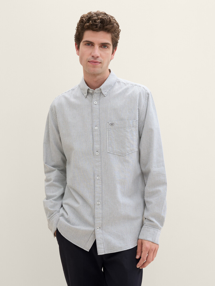 chemise coupe classique avec poche poitrine