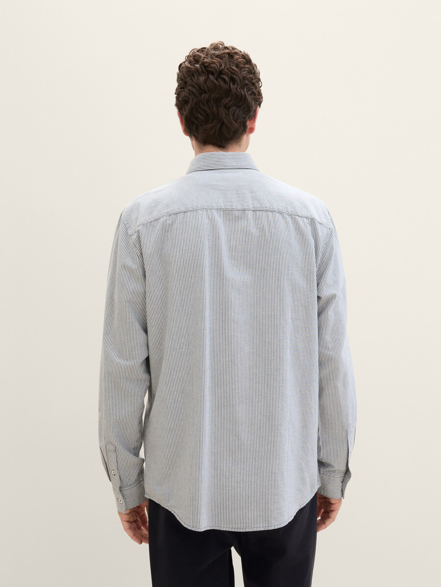 chemise coupe classique avec poche poitrine
