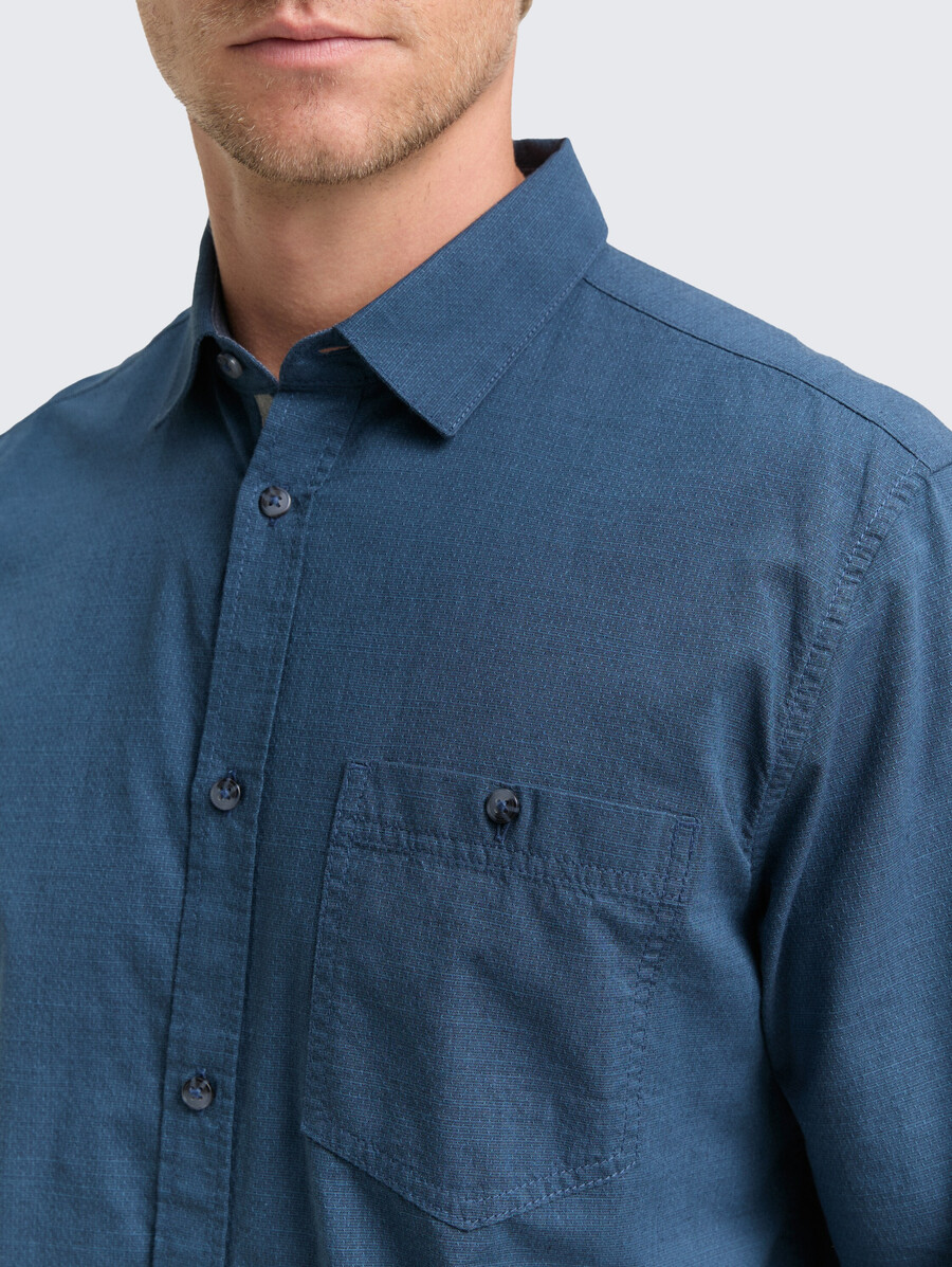 chemise coupe classique avec poche poitrine