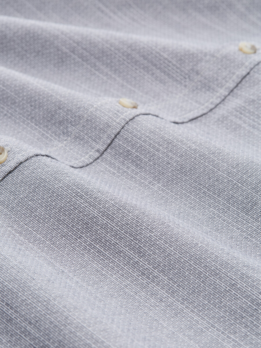 chemise coupe classique avec poche poitrine