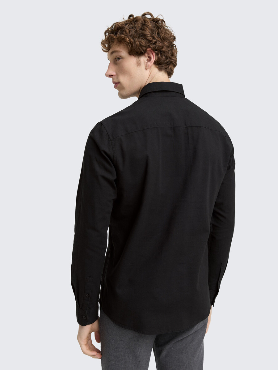 chemise coupe classique avec logo brodé