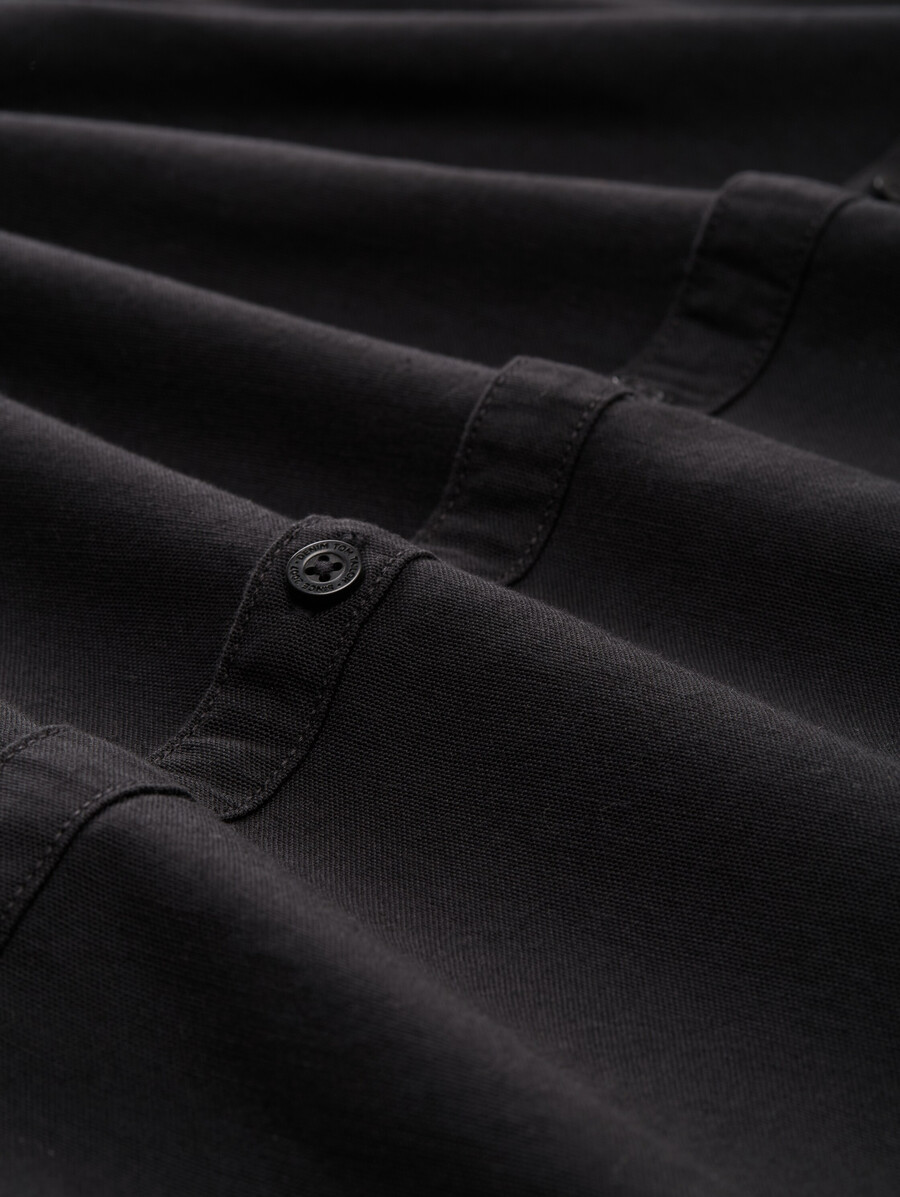 chemise coupe classique avec logo brodé