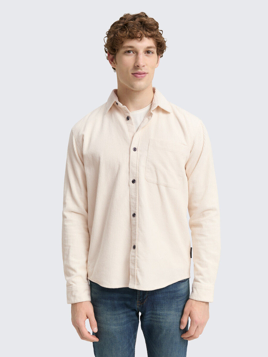 chemise en velours côtelé coupe décontractée avec poche poitrine