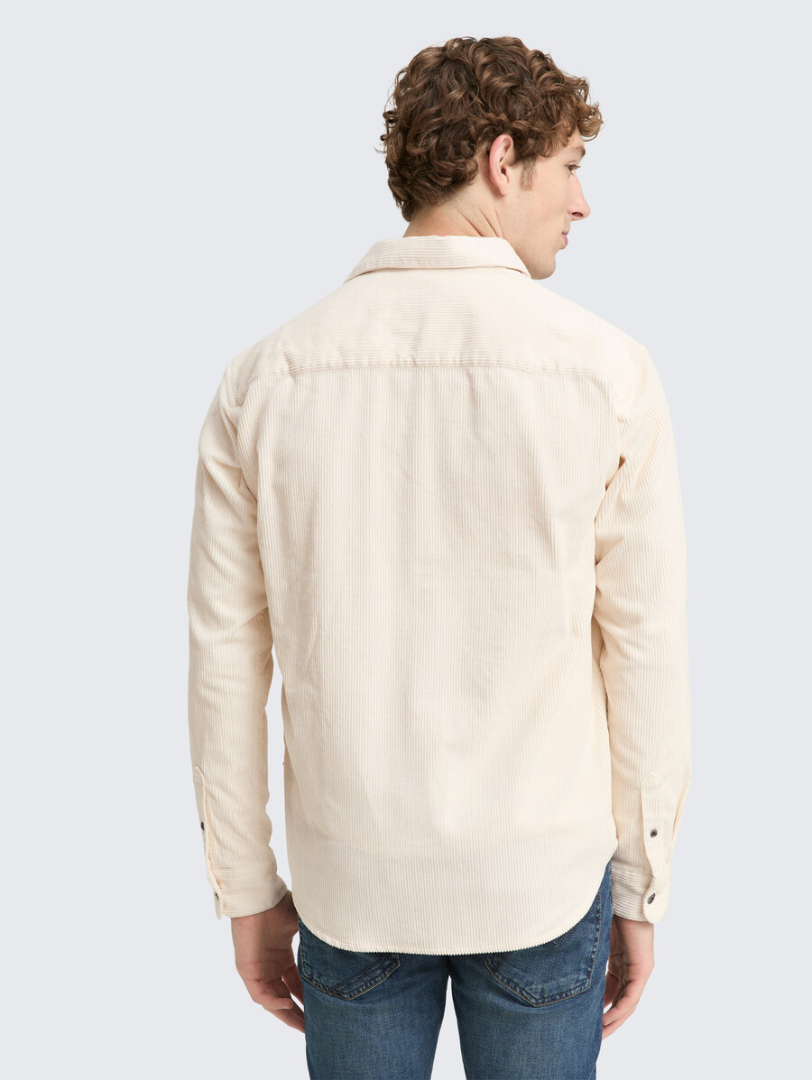 chemise en velours côtelé coupe décontractée avec poche poitrine