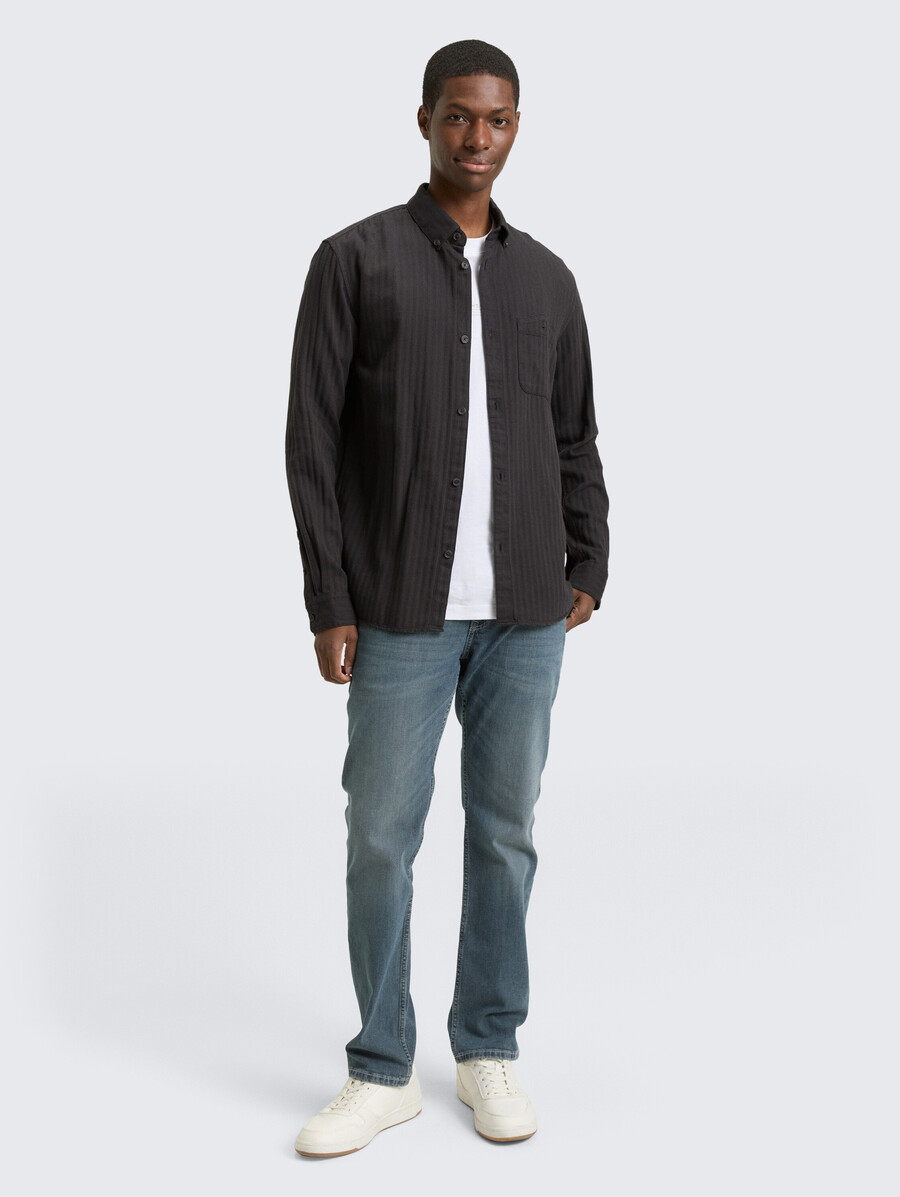 chemise coupe classique avec poche poitrine