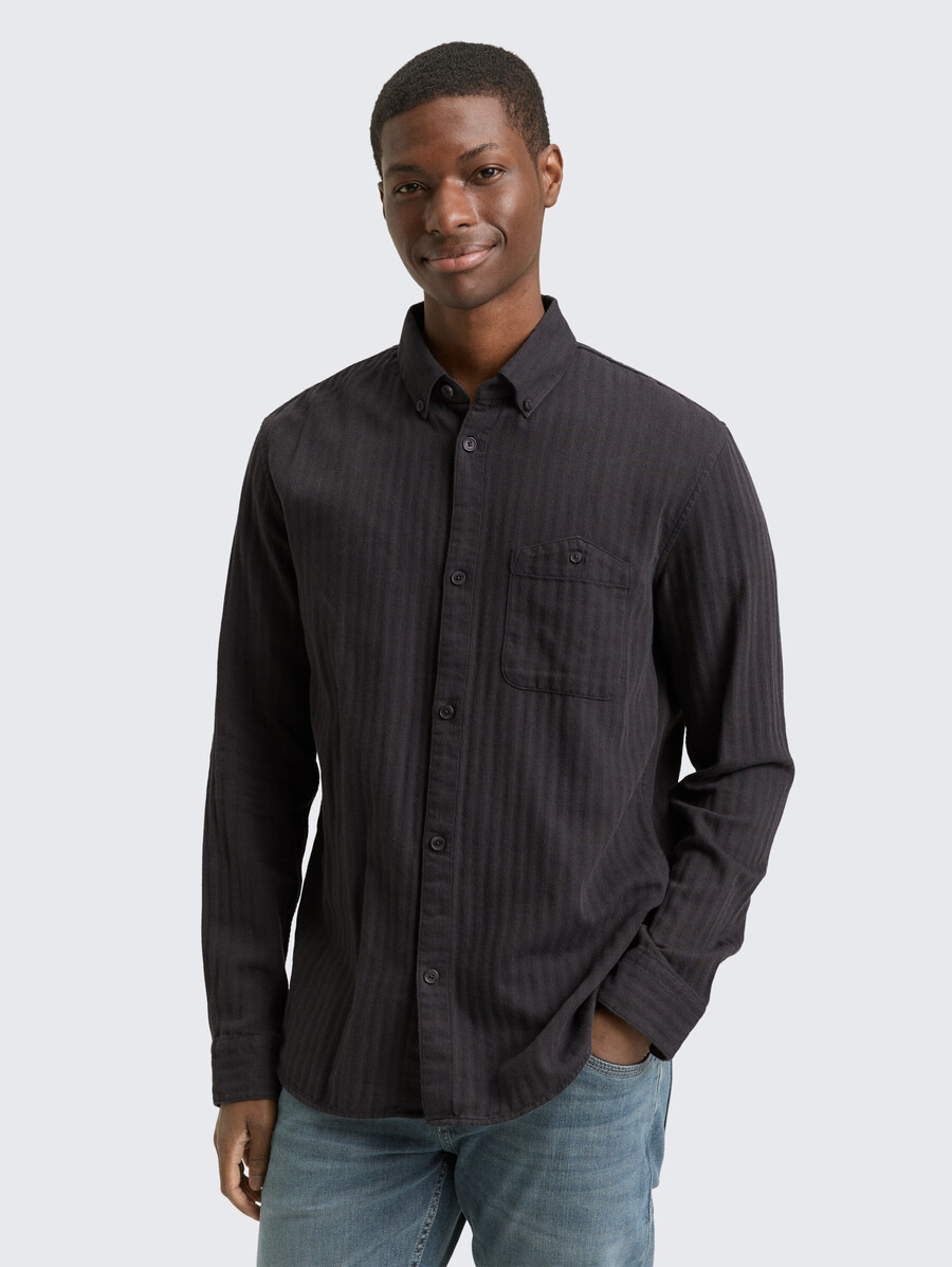 chemise coupe classique avec poche poitrine