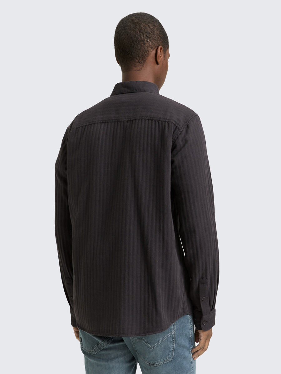 chemise coupe classique avec poche poitrine