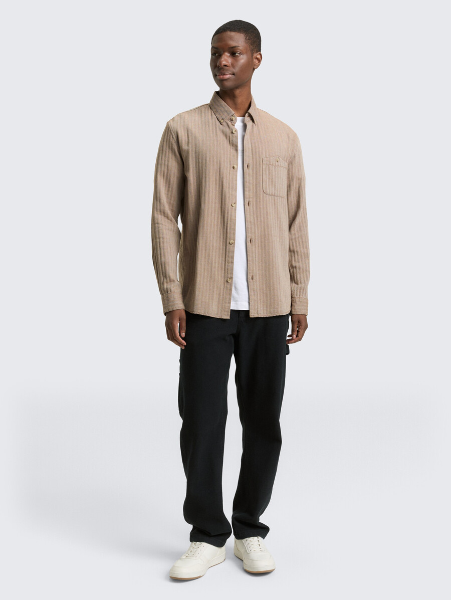 chemise coupe classique avec poche poitrine