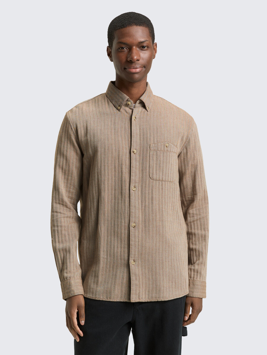 chemise coupe classique avec poche poitrine