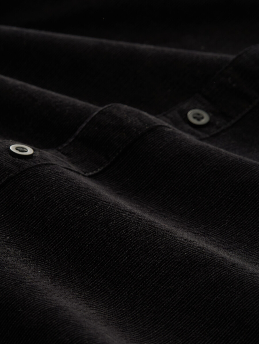 chemise en velours côtelé coupe basique