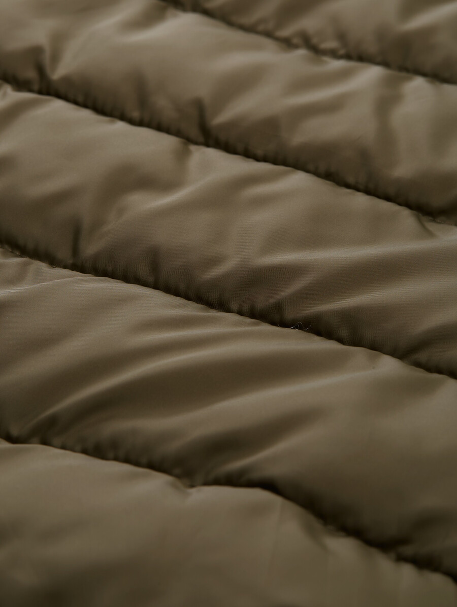 manteau matelassé léger à capuche