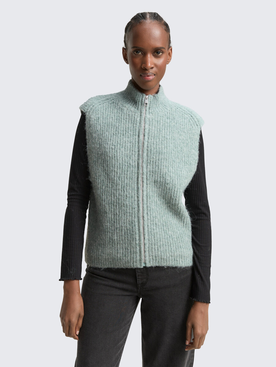 pull sans manches à col montant