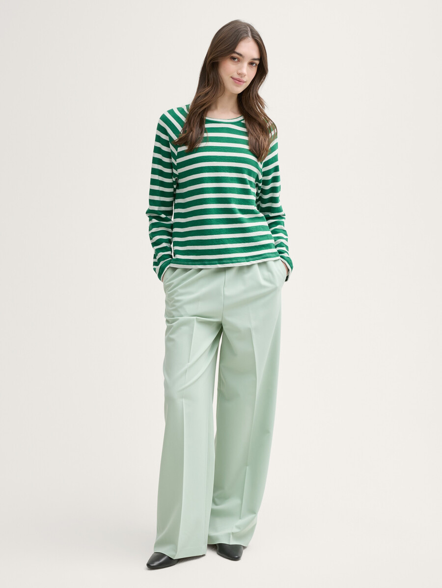chemise à manches longues de coupe carrée avec détails de boutons