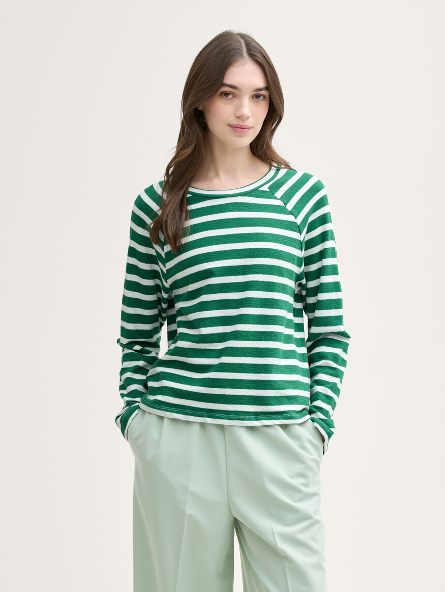 chemise à manches longues de coupe carrée avec détails de boutons