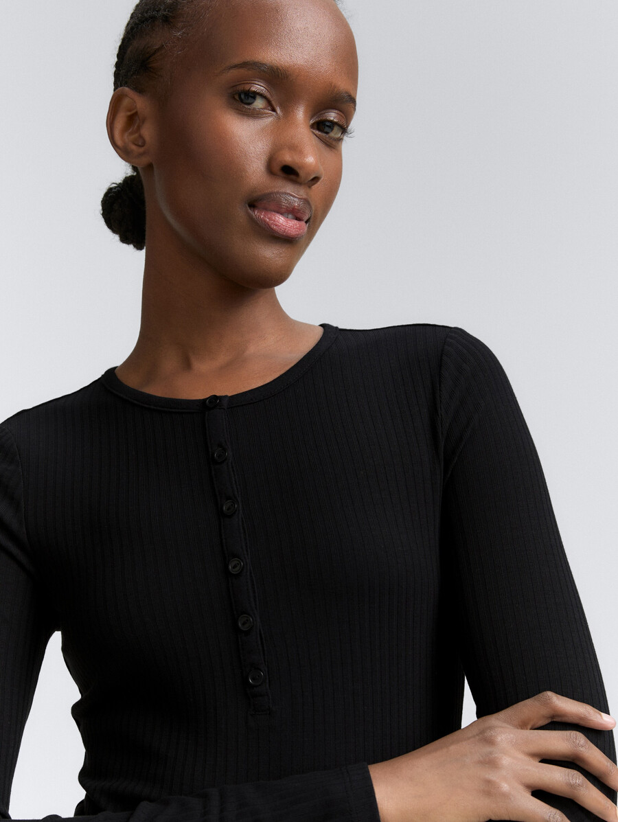 chemise henley côtelée à manches longues