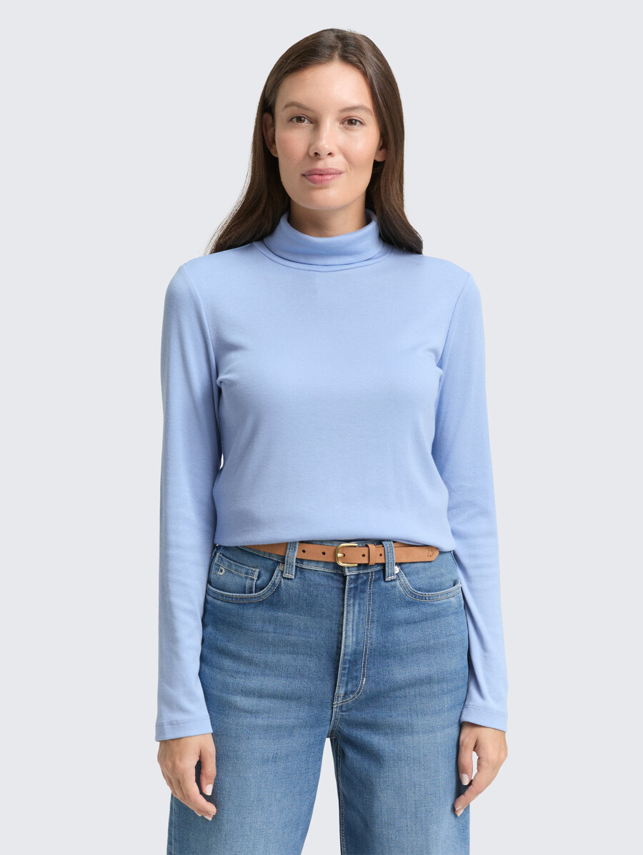 chemise à manches longues et col roulé