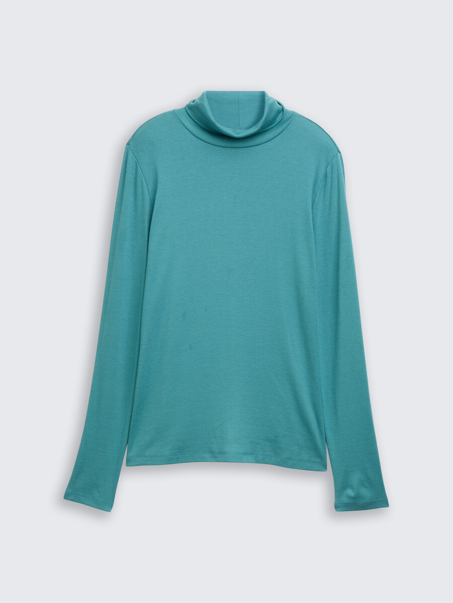 chemise à manches longues et col roulé