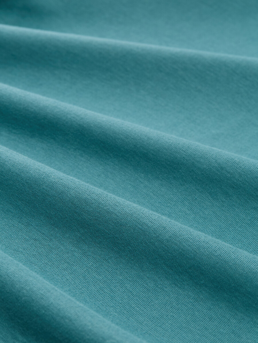 chemise à manches longues et col roulé