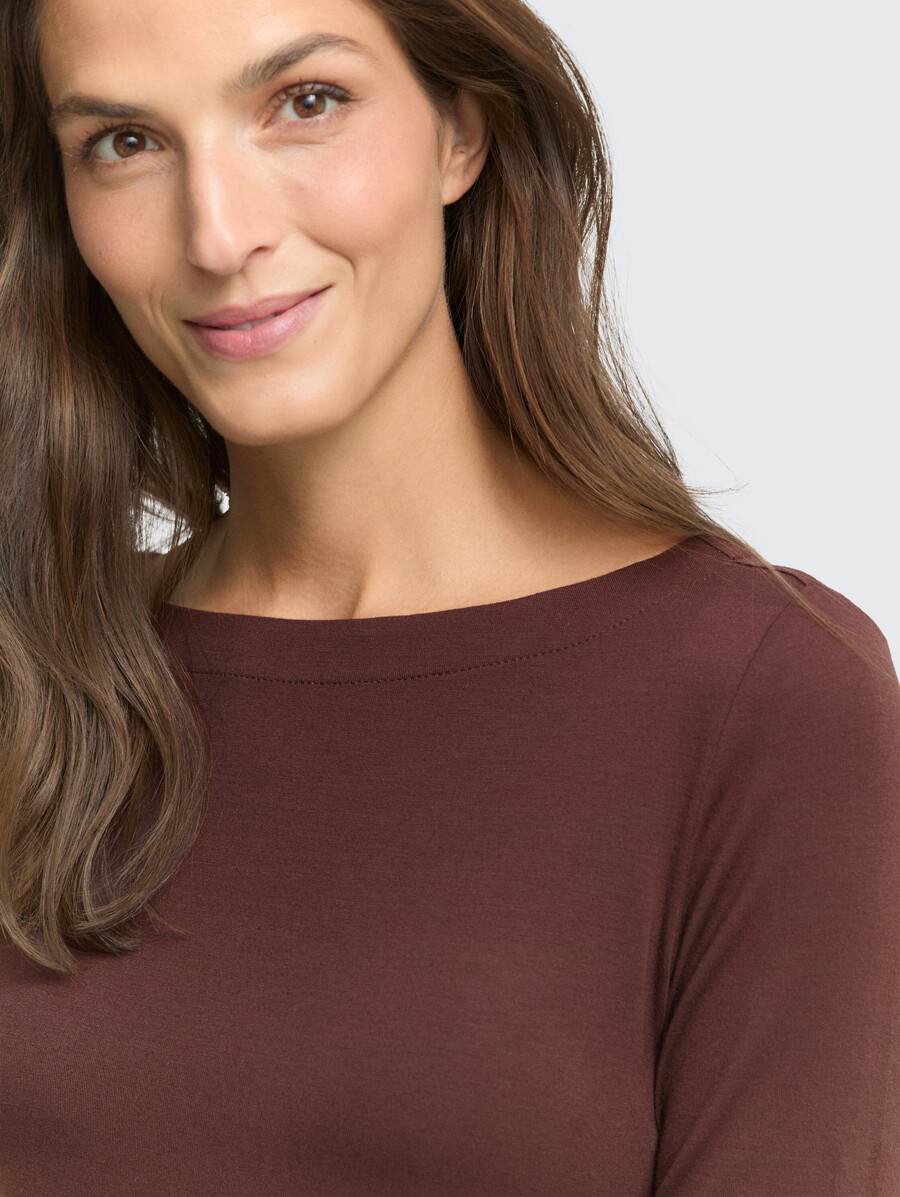 chemise à manches longues coupe ajustée et col bateau
